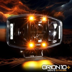 Phare longue portée ORION 10+ Strobe Noir : lumière orange dans la nuit