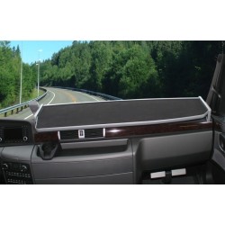 Tablette de tableau de bord XXL noir/gris pour MAN TGX (XL, XLX ou XXL) : vue de la cabine du camion