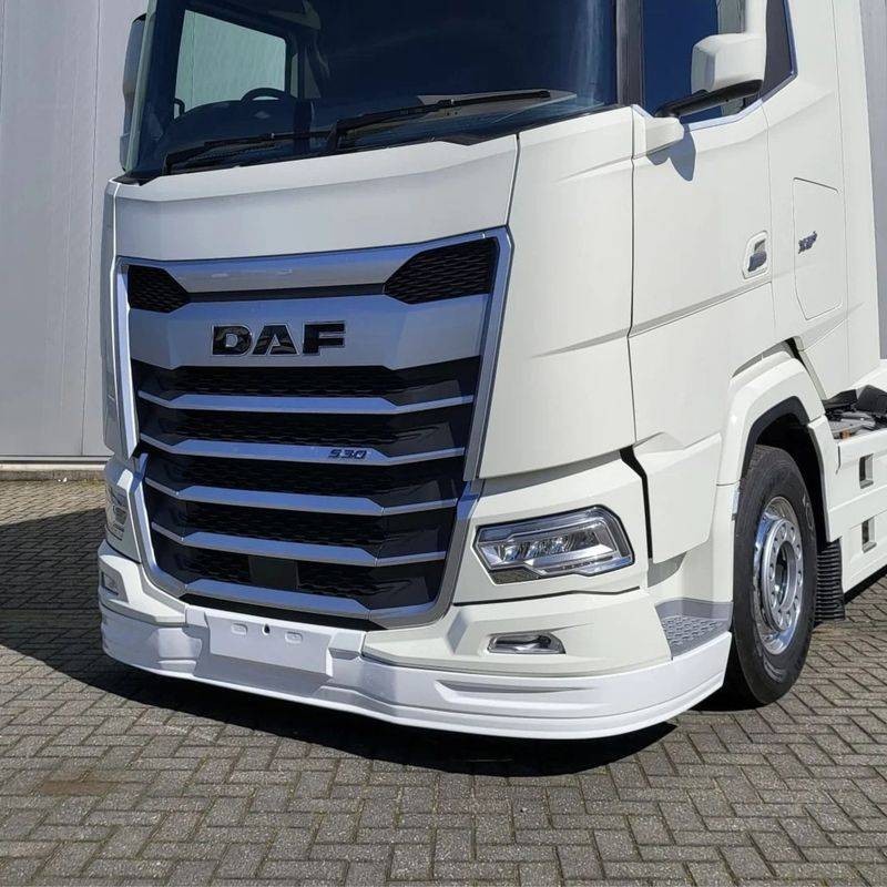 Spoiler en polyester en finition brut pour DAF XF, XG ou XG+ Spoiler en polyester en finition brut pour DAF XF, XG ou XG+