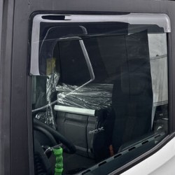 Déflecteurs de vitres DAF XD/XF/XG/XG+ court : mise en situation sur un camion