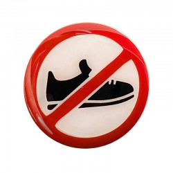 Pin's No shoes basket pour afficher sa passion pour les poids lourds