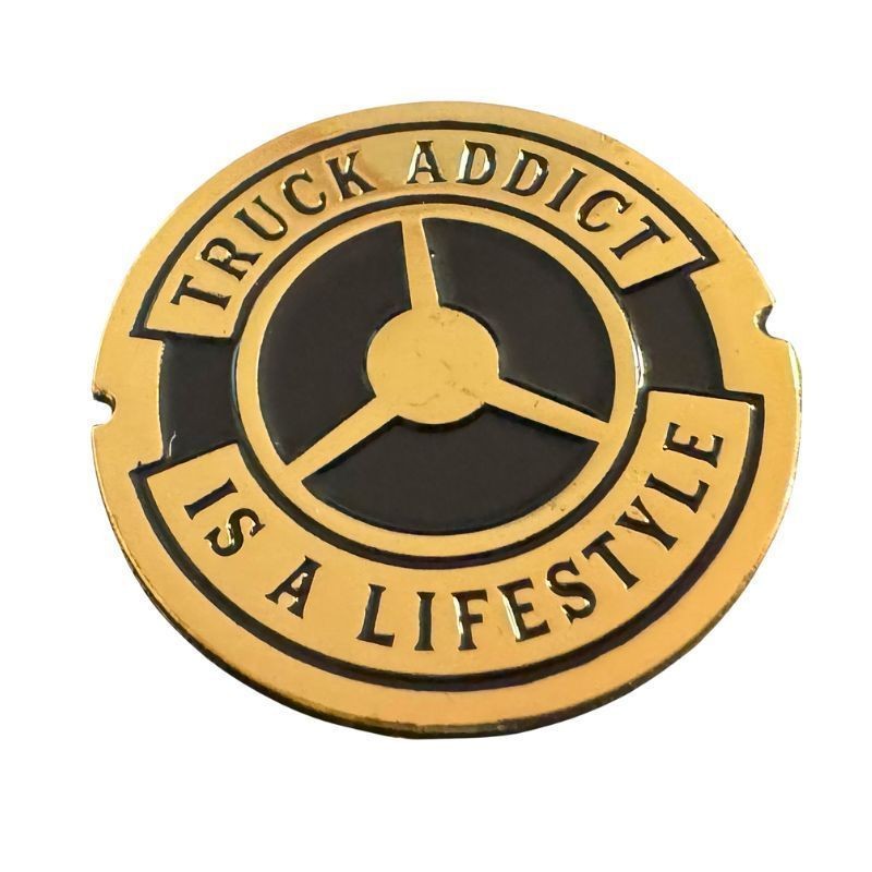 Pin's Truck Addict Gold : pour afficher sa passion pour la route Pin's Truck Addict Gold : pour afficher sa passion pour la route