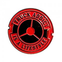 Pin's Truck Addict chrome & rouge pour parfaire son style de camionneur
