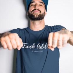 T-shirt Homme Bleu - Truck Addict Modern Trucker pour afficher sa passion pour les camions et les poids lourds