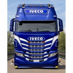 Paupières de Phares Iveco S-Way à Peindre : vue sur un camion de face