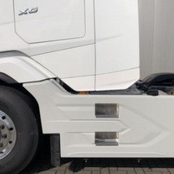 Extension Déflecteur Arrière de Cabine DAF XF/XG/XG+ : photo sur un camion blanc
