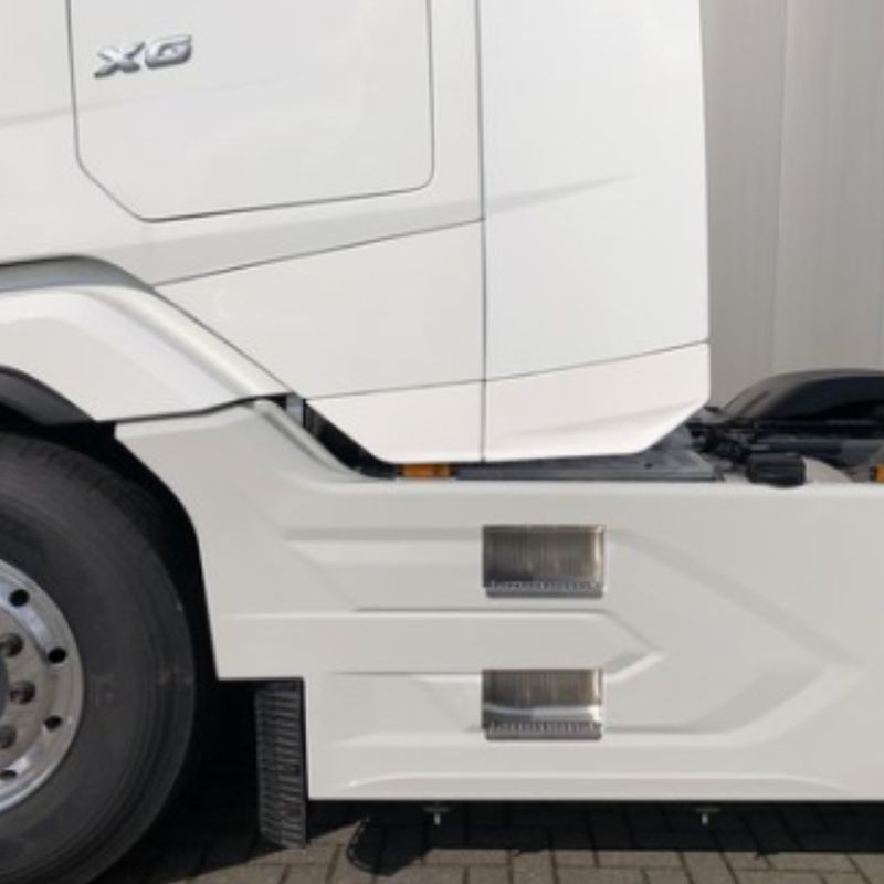 Extension Déflecteur Arrière de Cabine DAF XF/XG/XG+ : photo sur un camion blanc Extension Déflecteur Arrière de Cabine DAF XF/XG/XG+ : photo sur un camion blanc